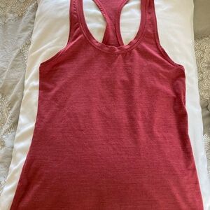 Vuori Lux Performance Tank -Red  (Excellent condition)